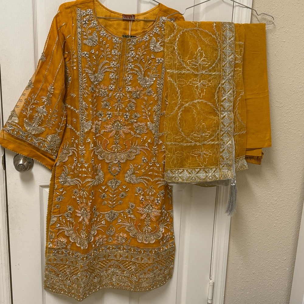 NWT Dress For Haldi yellow Indian Pakistani Event Wear Wedding  Dress #829